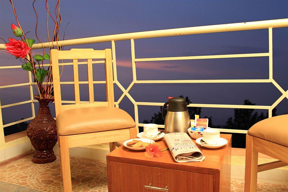 העיר בנגלור Arra Suites Kempegowda Airport Hotel מראה חיצוני תמונה