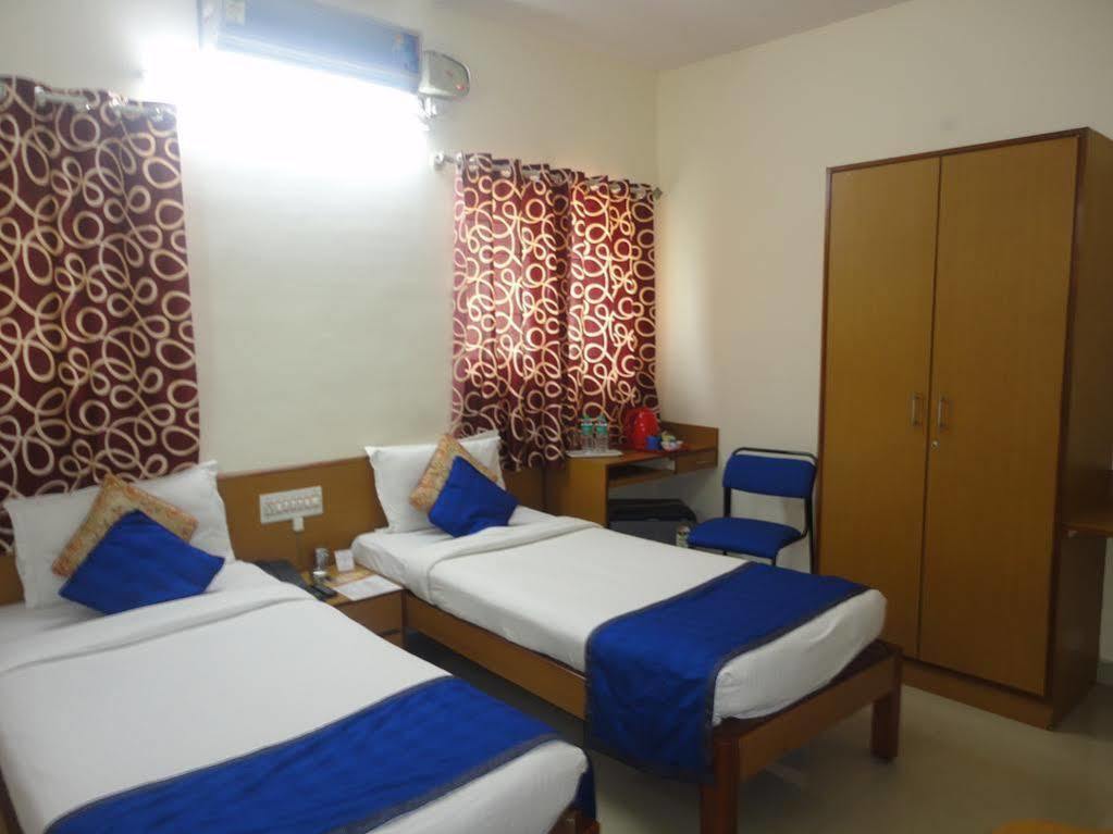 העיר בנגלור Arra Suites Kempegowda Airport Hotel מראה חיצוני תמונה
